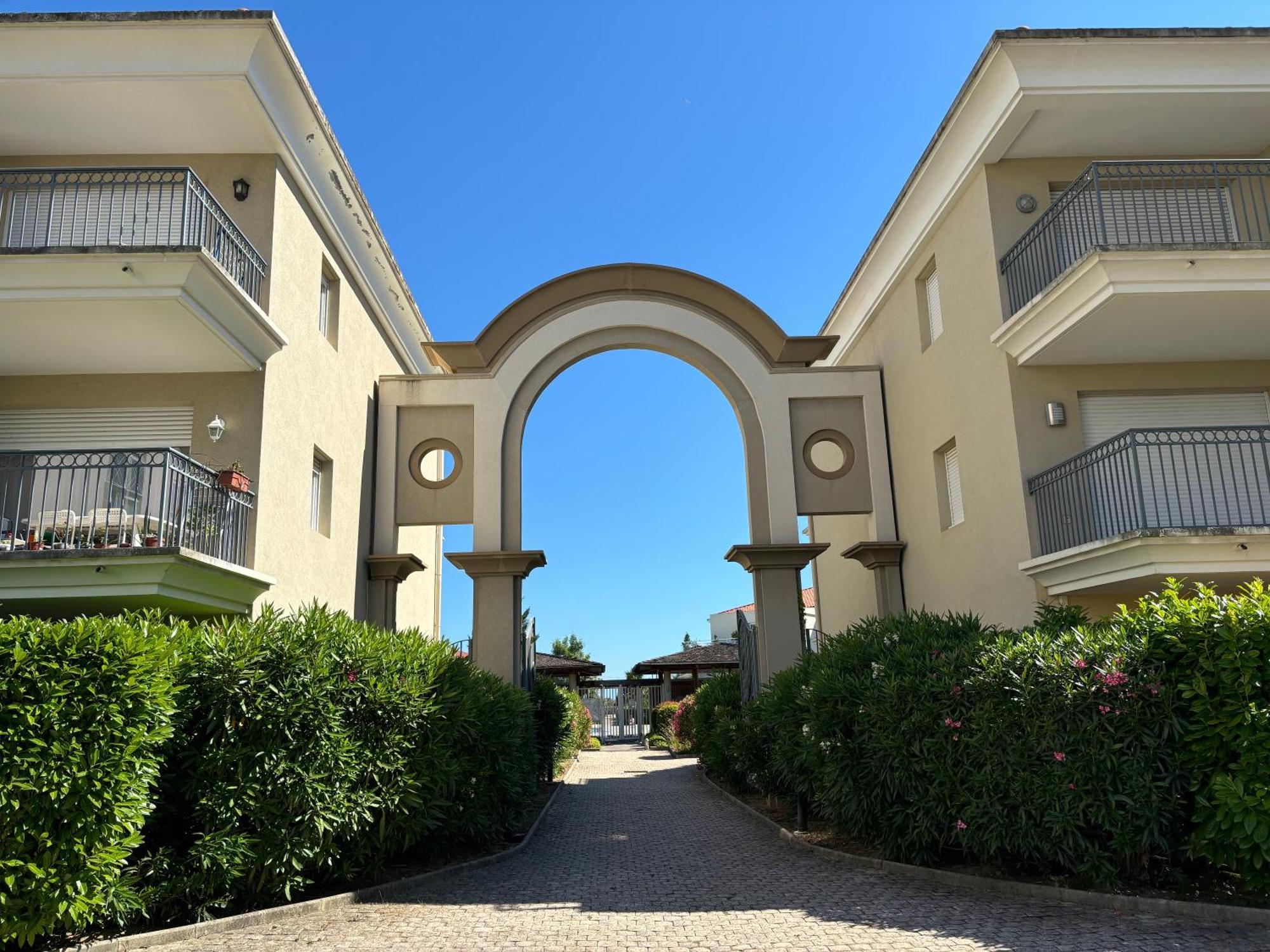 Beachside With Pool & Garden In Juan Les Pins Apartment Antibes