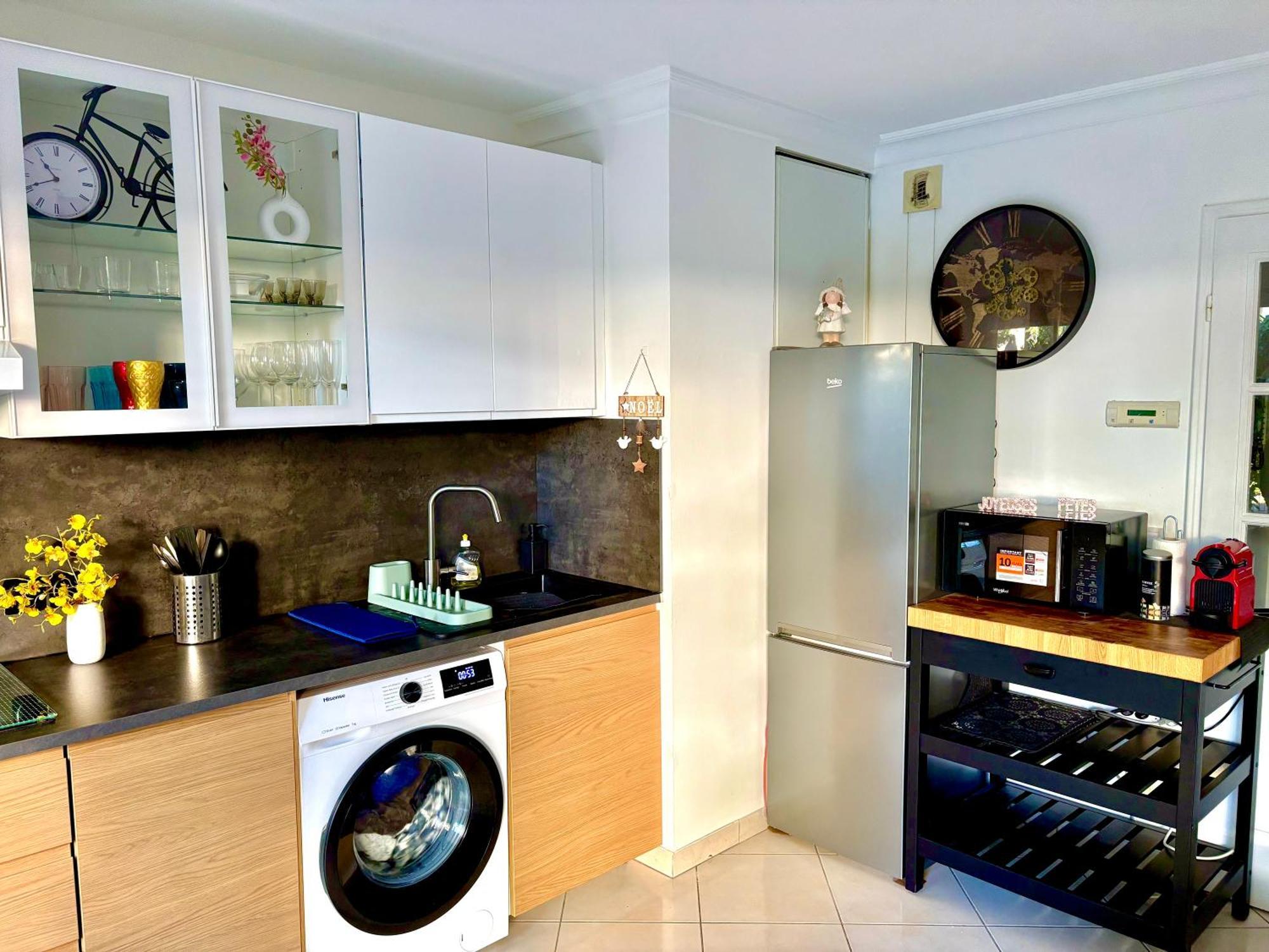 Apartment Beachside With Pool & Garden In Juan Les Pins Antibes