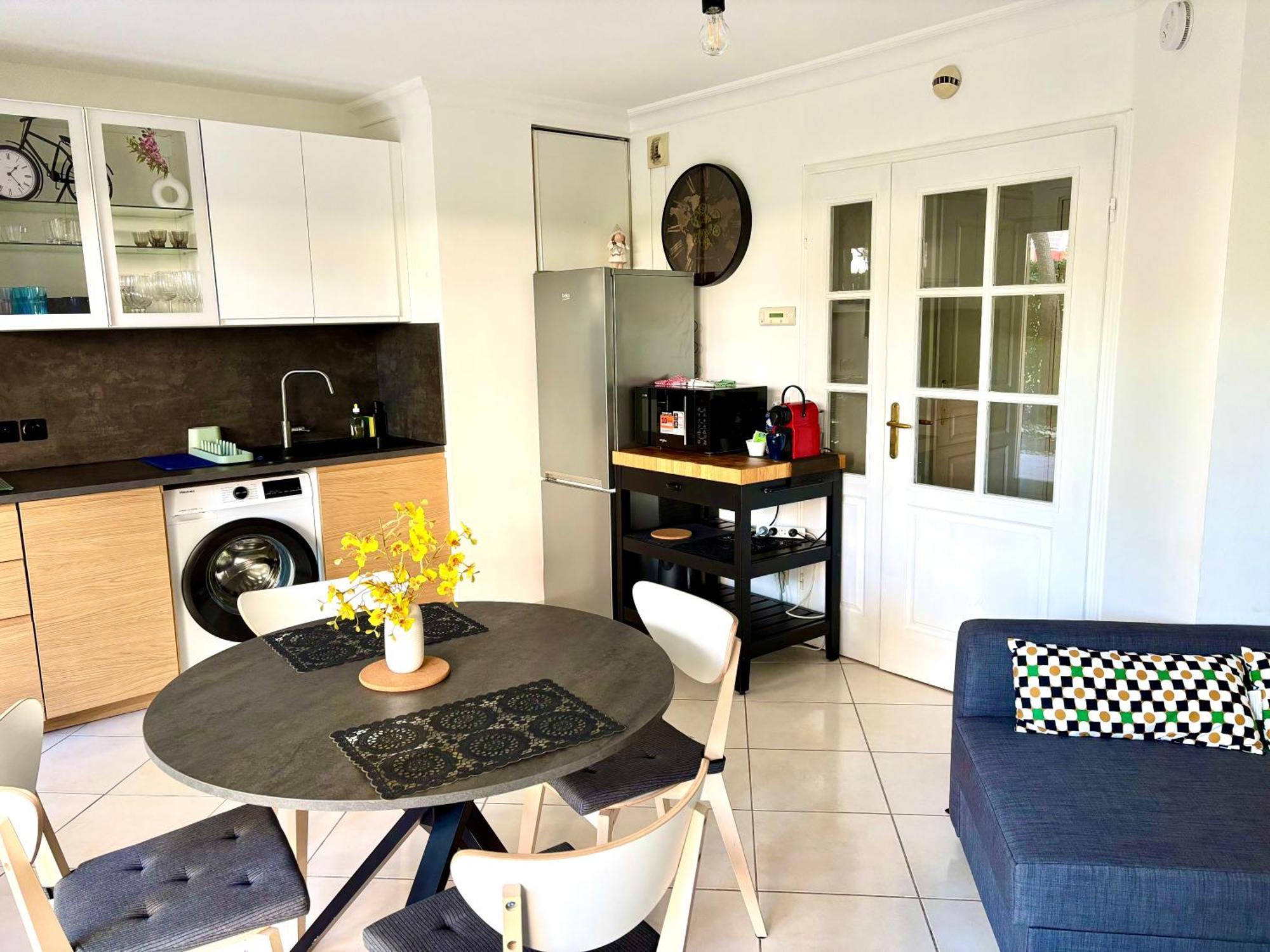 Apartment Beachside With Pool & Garden In Juan Les Pins