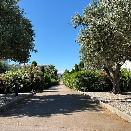 Beachside Apartment With Pool & Garden In Juan Les Pins Antibes Buitenkant foto