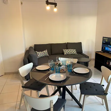 Beachside Apartment With Pool & Garden In Juan Les Pins Antibes Buitenkant foto